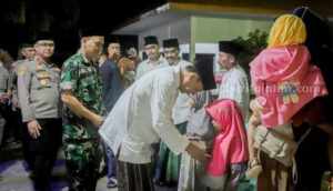 Safari Ramadhan, Pj Bupati Pamekasan Santuni Anak Yatim Foto Berita Jatim
