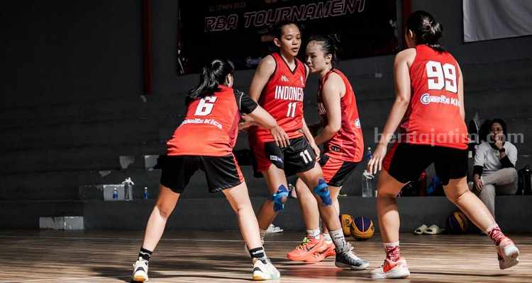 Timnas Basket 3×3 Putra-Putri Berangkat ke Singapura untuk FIBA 3×3 Asia Cup 2024 Foto Berita Jatim