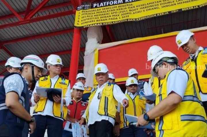 Menteri PUPR Cek Renovasi Stadion Gelora Madura Rato Pamelingan Pamekasan Foto Berita Jatim