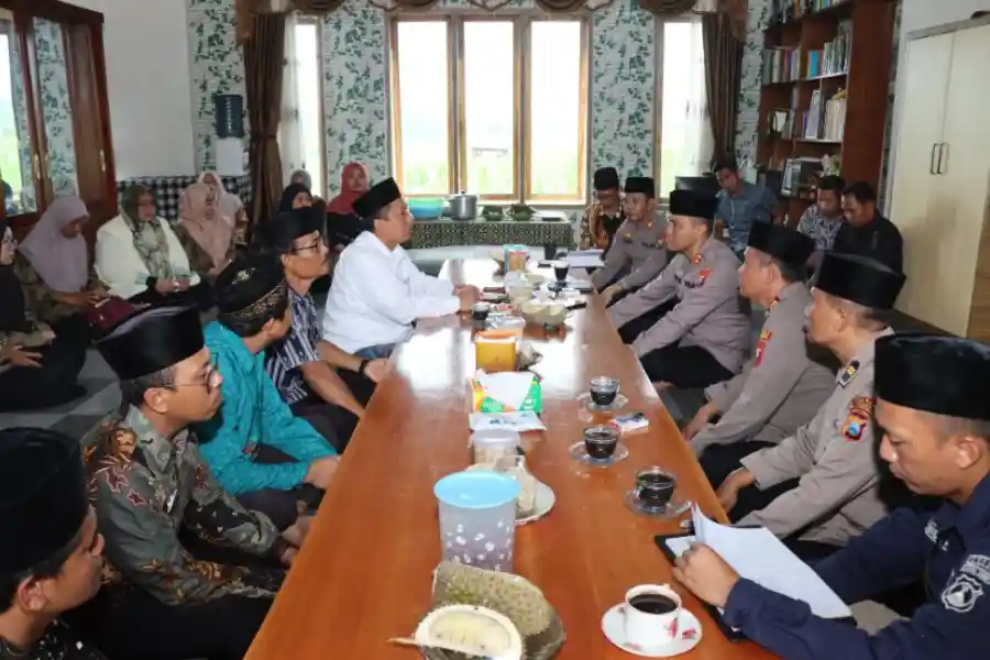Jumat Curhat, Kapolres Malang Sambangi Ponpes Rakyat Foto Berita Jatim