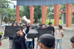 Dikenal Kota Santri, ‘Praja’ Sumenep Desak Pemkab Cabut Ijin Kafe Jualan Miras Foto Berita Jatim
