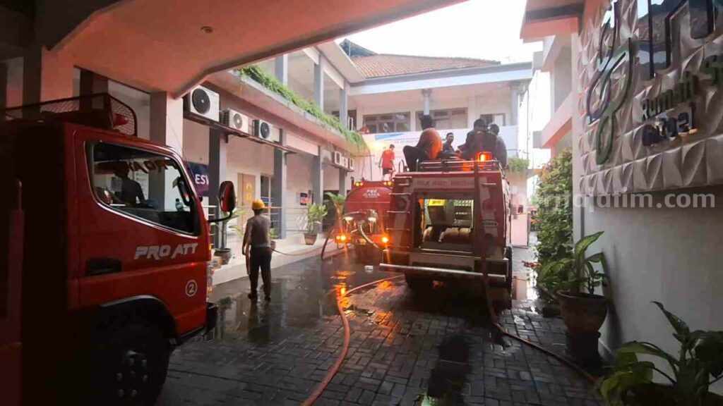 RS Gatoel Terbakar, RS Sekitar Diminta Siap Terima Limpahan Pasien Foto Berita Jatim