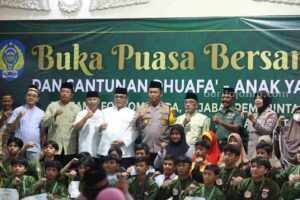 Pengasuh Ponpes Al Ubaidah Nganjuk: Ramadhan Jadi Penguat Kepedulian Sosial Foto Berita Jatim