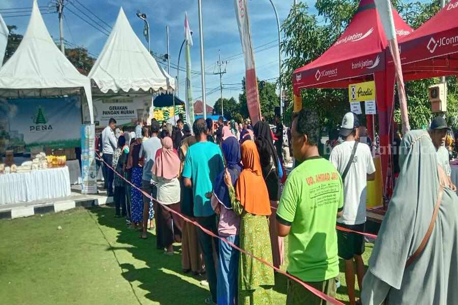 Negeri Ironi, Blitar Lumbung Padi Namun Warga Antre Beras Murah Foto Berita Jatim
