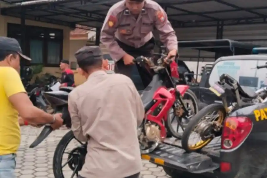 Terlibat Balap Liar saat Ngabuburit, 12 Motor Diamankan Polisi di Pamekasan Foto Berita Jatim