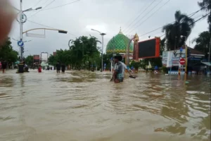 Sampang Lumpuh Total Akibat Banjir Tiga Hari Foto Berita Jatim