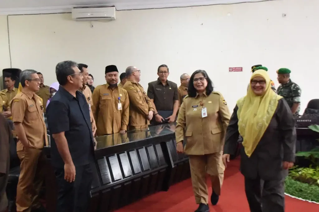 Pj Wali Kota Kediri Sampaikan Capaian Kinerja 2023 dalam LKPJ Foto Berita Jatim