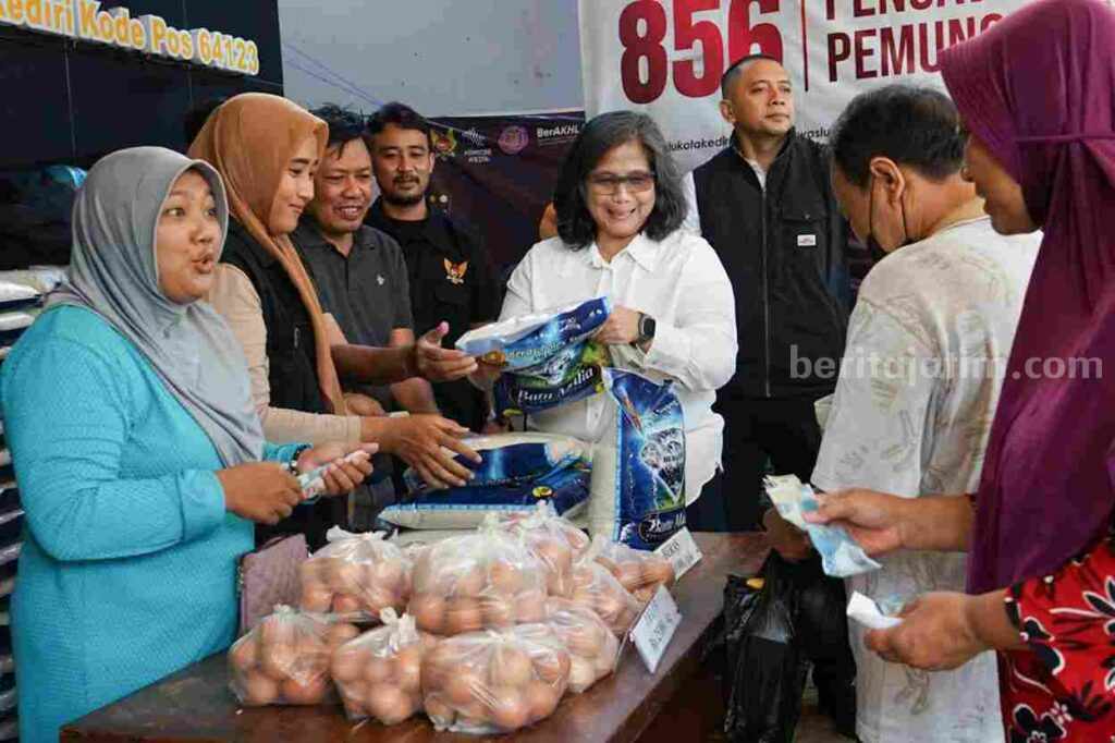 Pj Wali Kota Kediri Pantau Operasi Pasar Murni Foto Berita Jatim