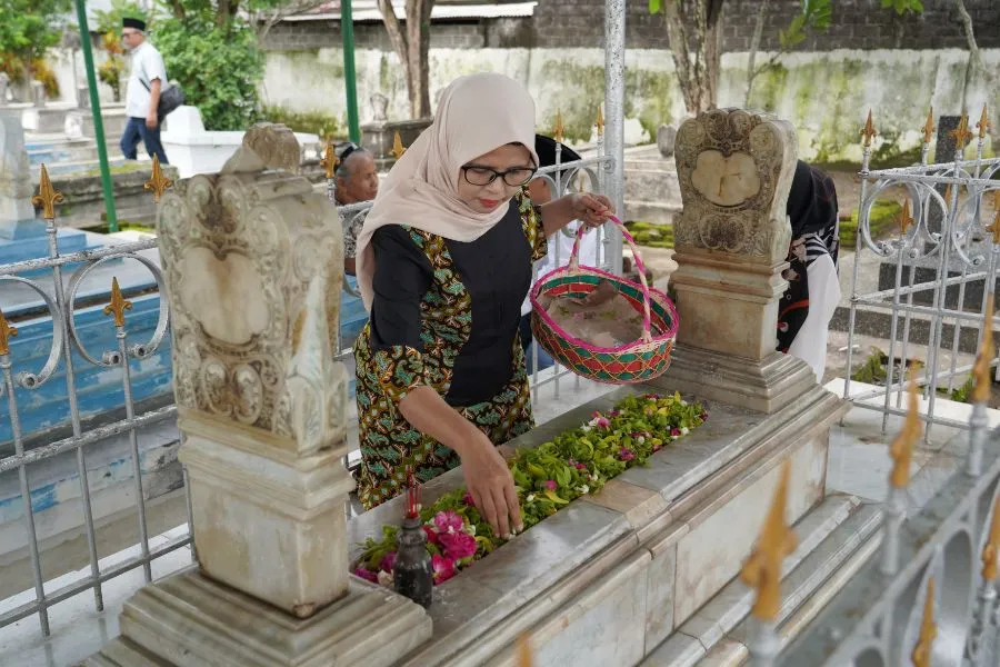 Bupati Blitar Berziarah ke Makam Gantung, Ada Apa? Foto Berita Jatim