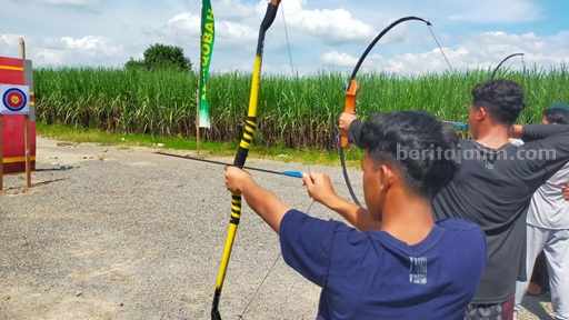 Memanah, Cara Asyik Santri Jombang Tunggu Bedug Magrib Foto Berita Jatim