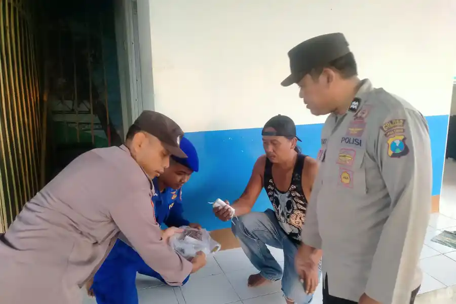 Mercon Meledak, Tangan dan Kaki Remaja di Situbondo Terluka Foto Berita Jatim