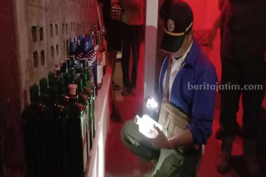 Ramadhan, Sejumlah Kafe di Blitar Ketahuan Jual Miras Tanpa Izin Foto Berita Jatim