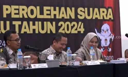 Saksi AMIN dan Ganjar-Mahfud di Jombang Tolak Tanda Tangan Hasil Pleno KPU Foto Berita Jatim