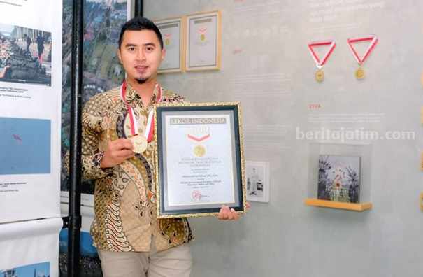Motivator Asal Pesantren di Jombang Raih Penghargaan MURI Foto Berita Jatim