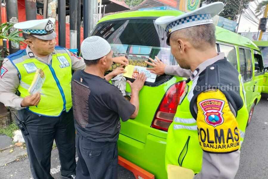 Polres Malang Edukasi Pengendara di Operasi Keselamatan Semeru 2024 Foto Berita Jatim