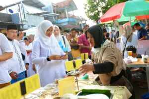 Pasar Takjil Banyuwangi 2025: Meriahkan Ramadan dan Kampanye Diet Plastik Foto Berita Jatim