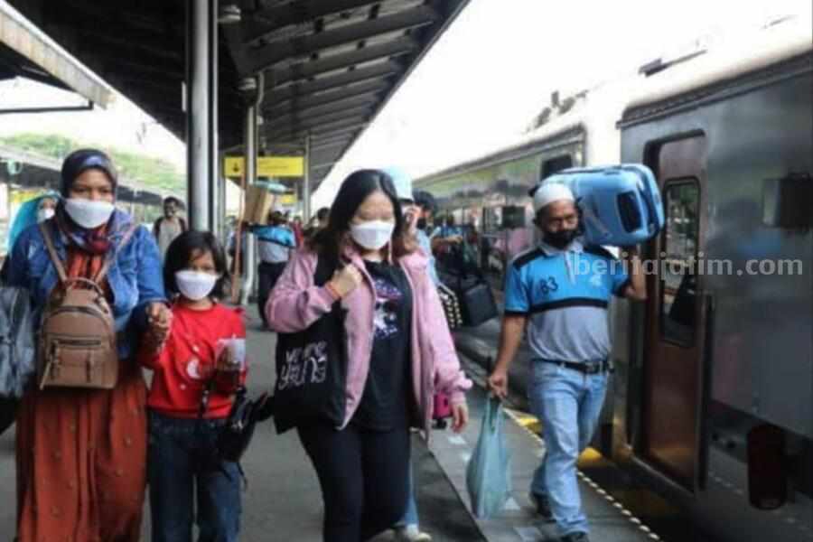 Mudik Lebaran, 32 Ribu Tiket Kereta Api di Stasiun Malang Ludes Foto Berita Jatim