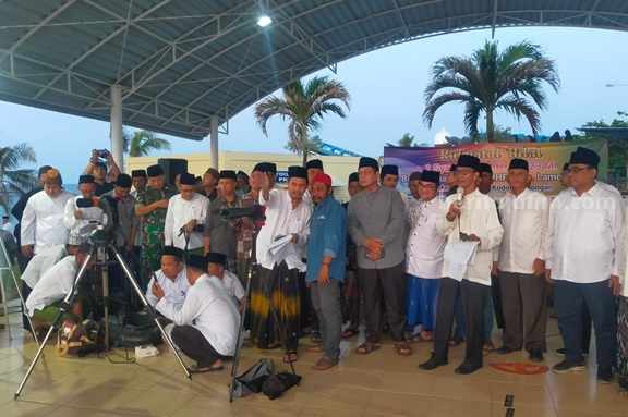 Hilal Terlihat di Tanjung Kodok Lamongan, Besok Salat Idulfitri Foto Berita Jatim