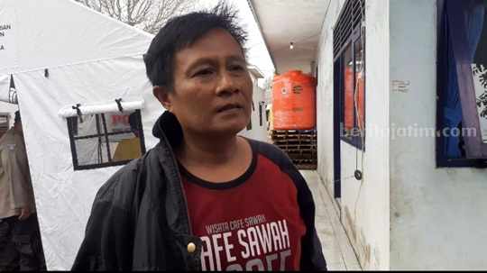 Berhenti di Lumajang, Pemudik Pakai Motor Tempuh Surabaya-Banyuwangi Foto Berita Jatim