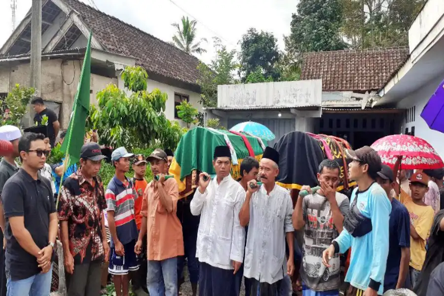 Rumah Pasutri Terseret Banjir Lahar di Lumajang Dipadati Petakziah Foto Berita Jatim