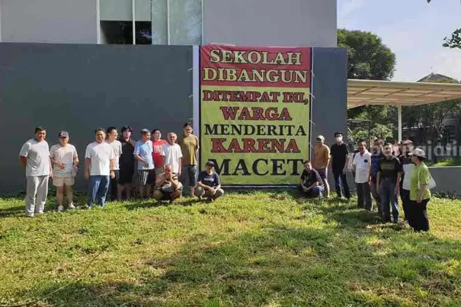 Warga Citraland Surabaya Tolak Pembangunan Sekolah, Ada Apa? Foto Berita Jatim