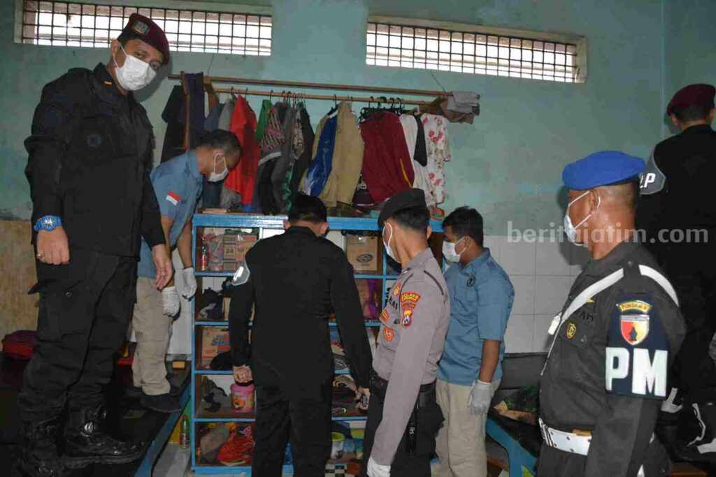 Berantas Halinar, Lapas Lamongan Gelar Penggeledahan Insidental Foto Berita Jatim