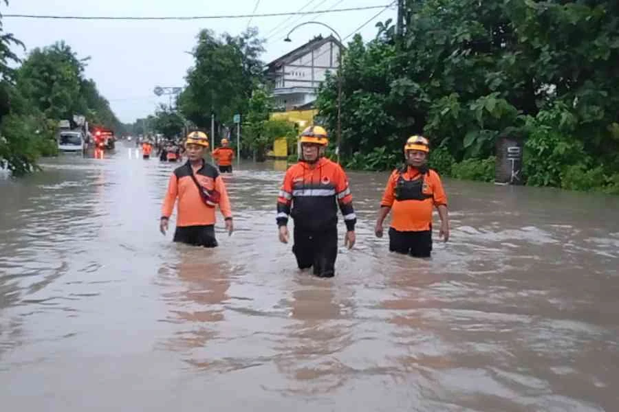 Banjir Melanda Madiun, Puluhan KK Mengungsi Foto Berita Jatim