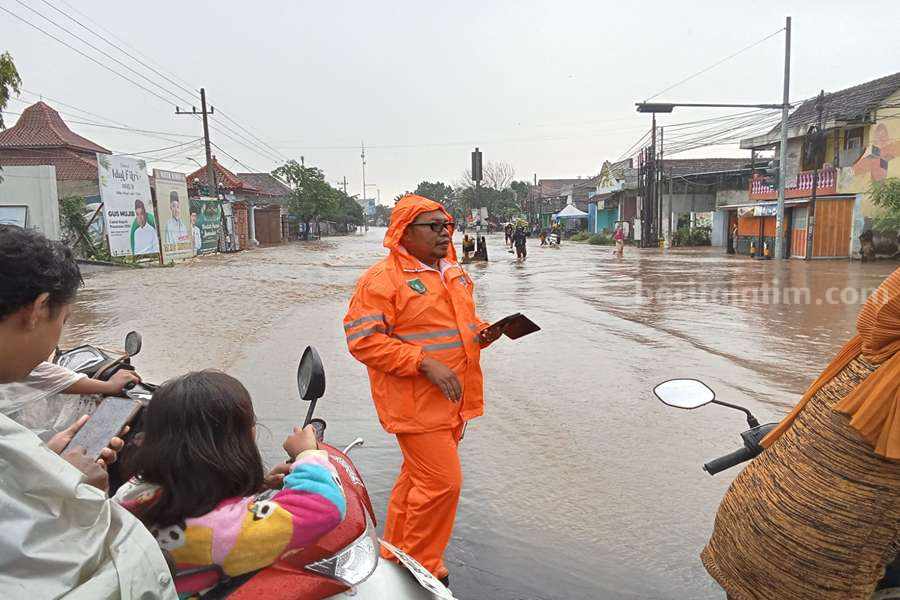 Banjir Pasuruan Rendam 6 Kecamatan Hingga 1,7 Meter Foto Berita Jatim