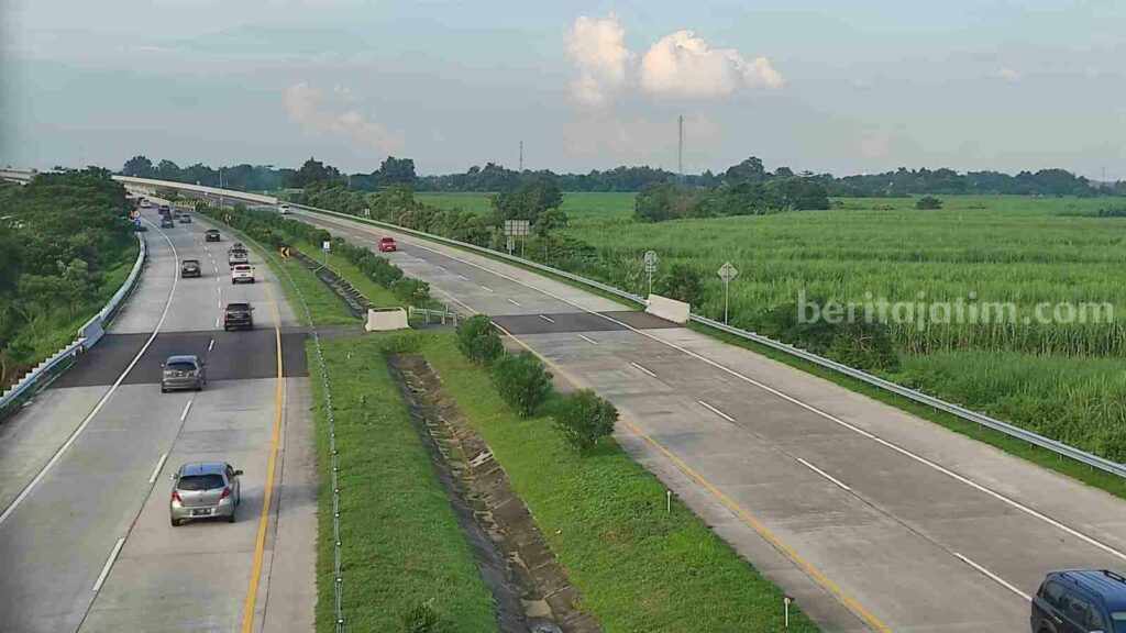 Jangka 15 Hari, 868.753 Kendaraan Melintas di Ruas Tol Jombang-Mojokerto Foto Berita Jatim