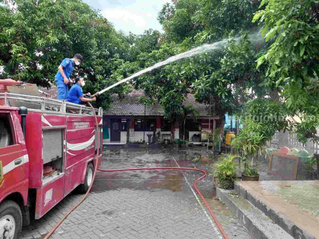 Ulat Bulu Serang Lembaga Sekolah, Siswa SDN di Mojokerto Dipulangkan Foto Berita Jatim