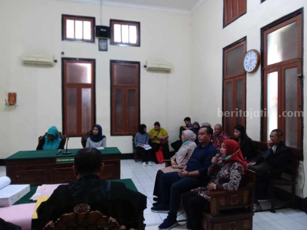 Sebut Janda Koruptor di Medsos, Dua Mahasiswi Diadili Foto Berita Jatim