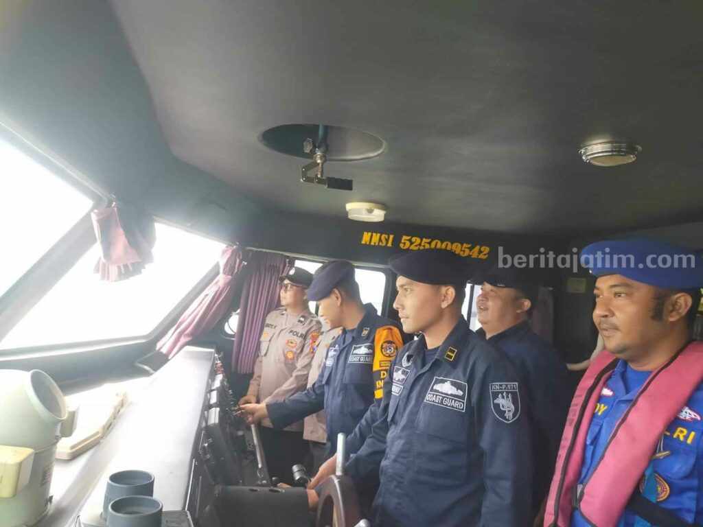 Cegah Penyelundupan di Laut, Polisi Gresik Gelar Patroli Bersama Foto Berita Jatim