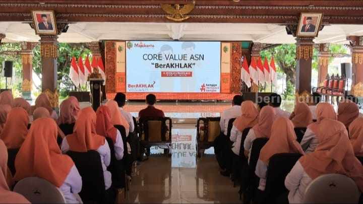Bupati Mojokerto Minta PPPK Terapkan Cote Value BerAKHLAK Foto Berita Jatim