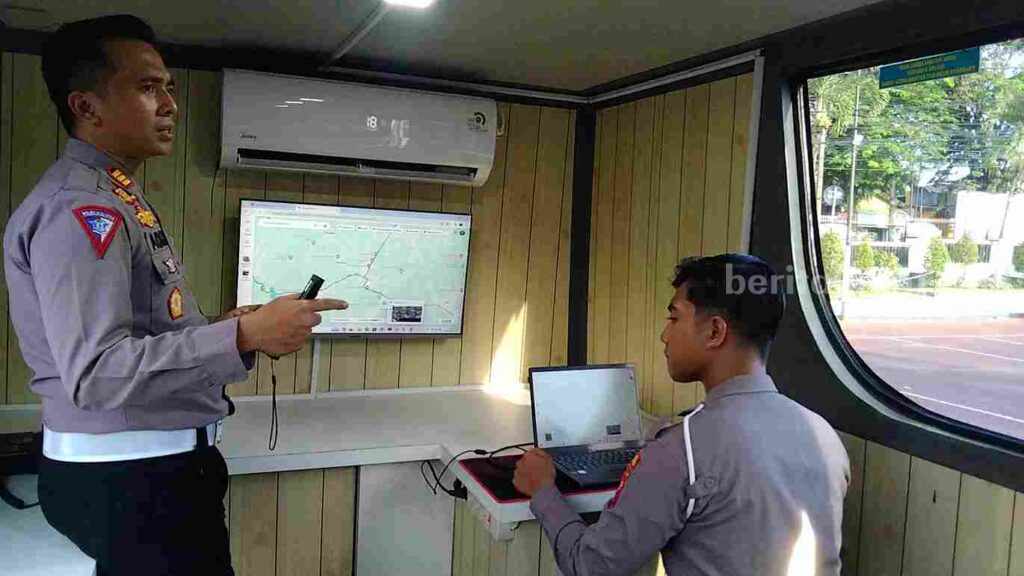 Pos Polisi Bergerak Jadi Sarana Pengurai Kemacetan Lalu Lintas di Kabupaten Malang Foto Berita Jatim