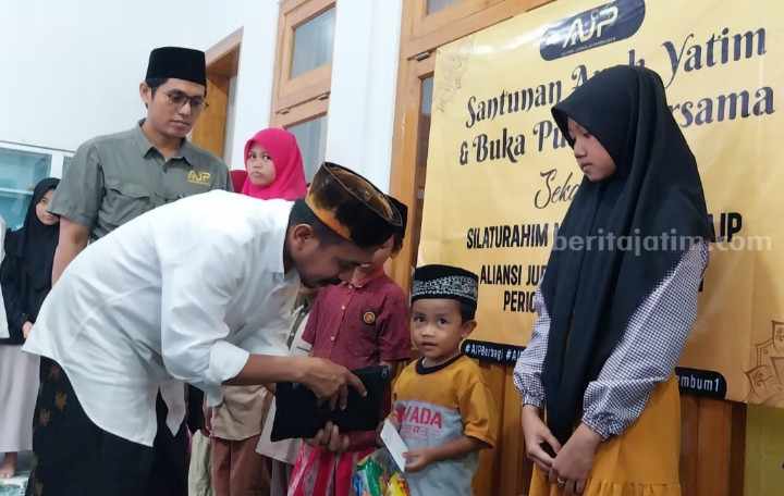Santuni 150 Yatim Pamekasan, Ketua AJP: Cara Kami Harapkan Berkah Foto Berita Jatim