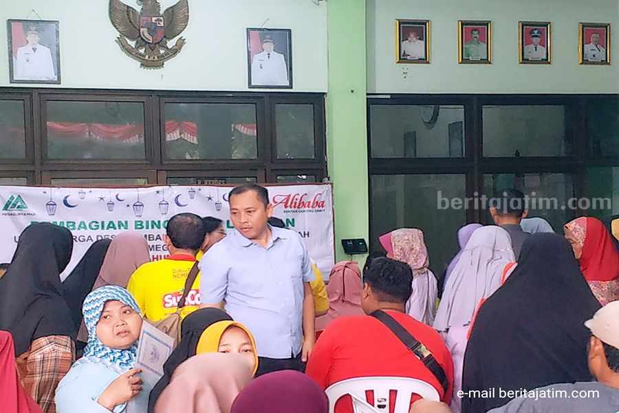 Sambut Idulfitri, Megasurya Mas Bagi Bingkisan ke Warga Foto Berita Jatim