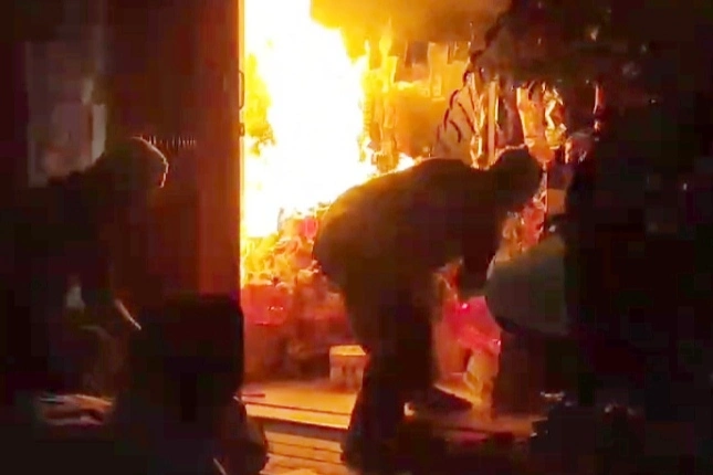 Kulkas Tak Dimatikan saat Mudik, Ruko di Temboro Magetan Terbakar Foto Berita Jatim