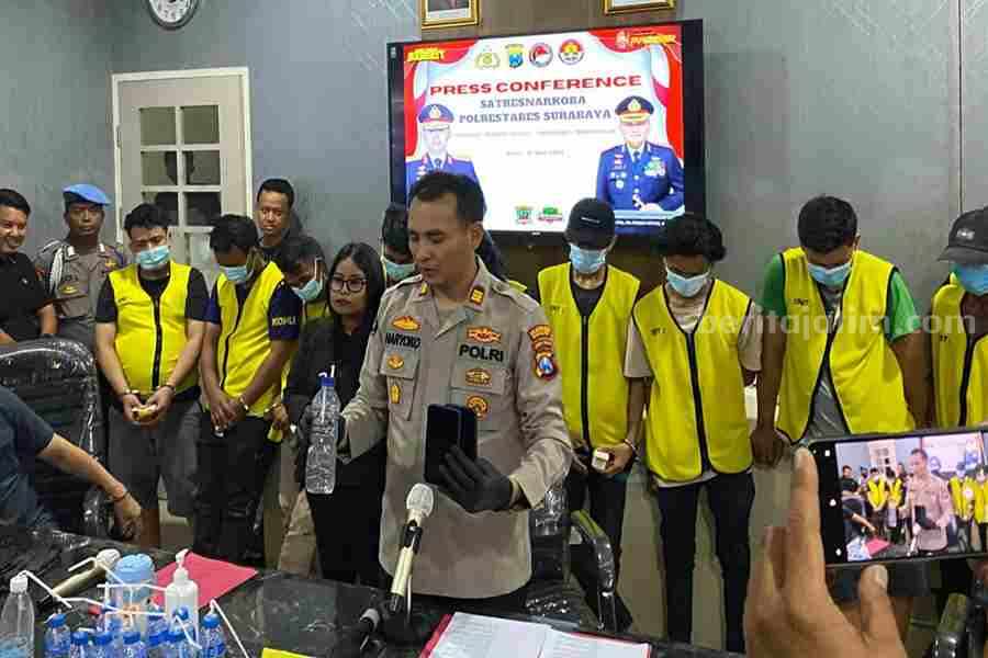 Polisi Gerebek Warung Andok Sabu di Jalan Kunti Surabaya Foto Berita Jatim