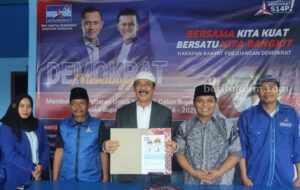 Selain PDI Perjuangan, Fattah Jasin Juga Ambil Formulir di Demokrat Pamekasan Foto Berita Jatim