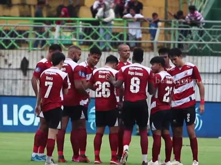 Madura United Jamu Arema di SGB Tanpa Suporter Foto Berita Jatim