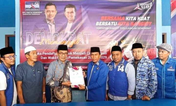 KH Kholilurrahman Daftar Bacabup Melalui Demokrat Pamekasan Foto Berita Jatim