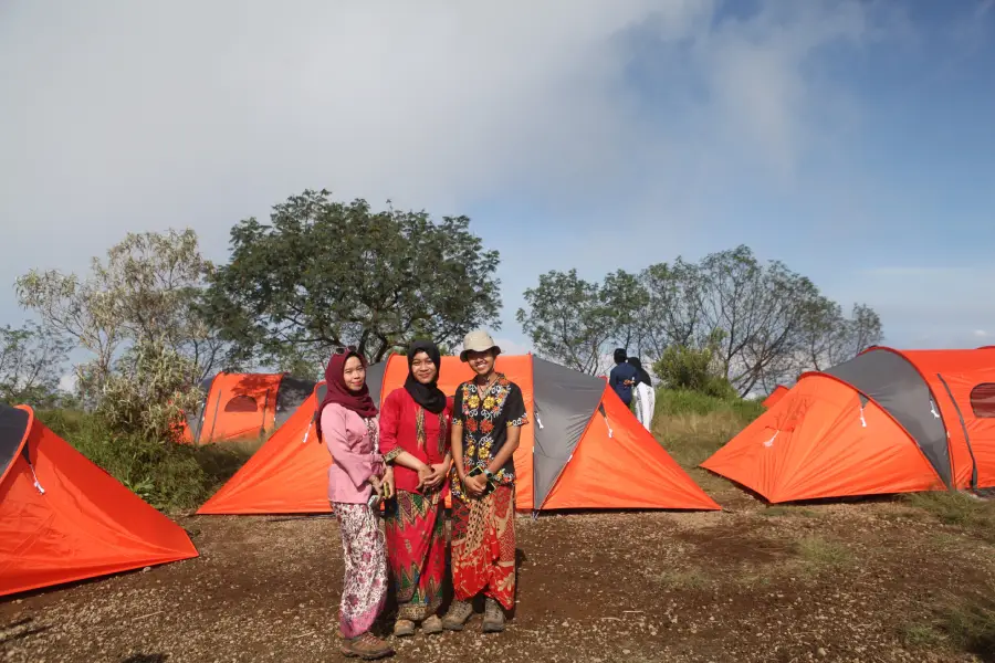 EIGER Rayakan Hari Kartini di Gunung Terbersih Foto Berita Jatim