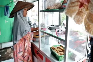 Lotek Bu Rusih Majalengka Makin Berkembang Berkat Bantuan PENA Foto Berita Jatim