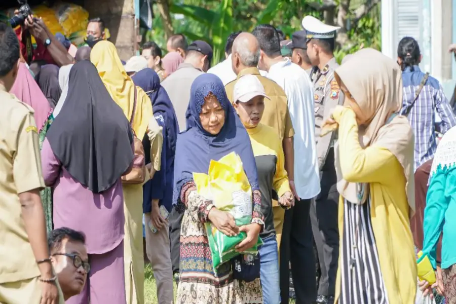 Pemkab Lamongan Gelar Gerakan Pasar Murah Guna Cukupi Bahan Pokok Warga Foto Berita Jatim