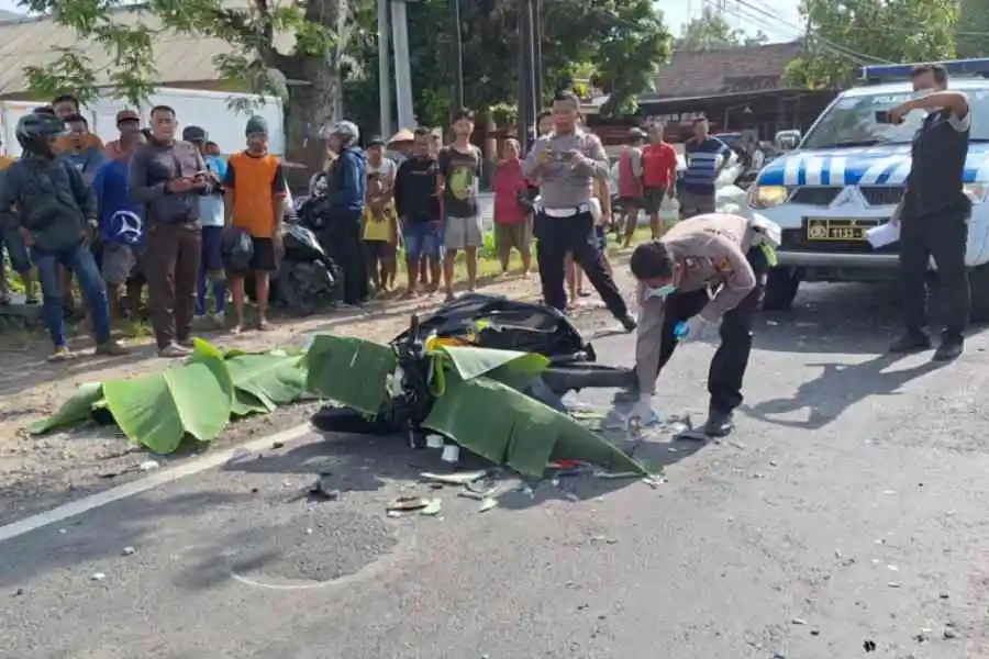 Pemudik Tertabrak Bus Sumber Selamat di Ngawi, Meninggal Foto Berita Jatim