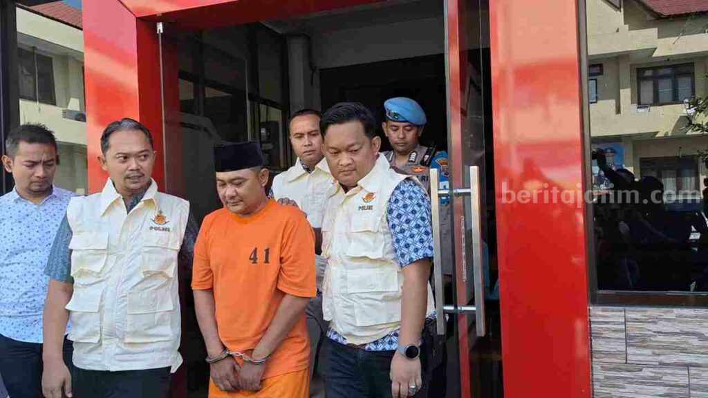 Tersangka Korupsi, Kades Sampang Agung Mojokerto Dijemput Paksa Foto Berita Jatim