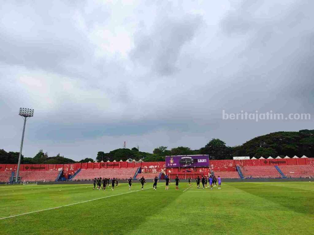 Tiket Persik Kediri vs Persita Sepi Pembeli, Imbas Kalah Memalukan? Foto Berita Jatim