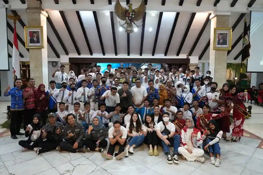 Moonton Cares Donasikan Rp300 Juta untuk 420 Pelajar di Indonesia Demi Masifkan e-Sport Foto Berita Jatim