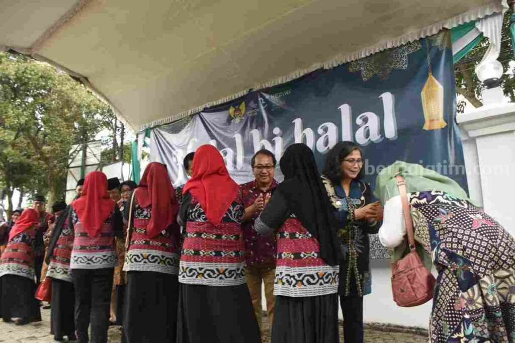 PJ Wali Kota Kediri Beri Arahan saat Halal Bihalal dengan Pegawai Foto Berita Jatim
