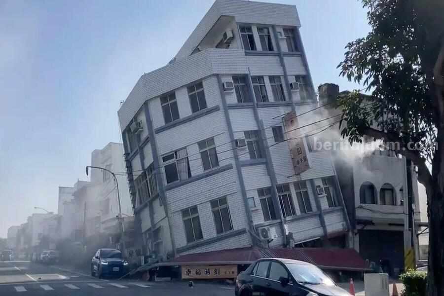 Gempa Dahsyat Guncang Taiwan Hari Ini, Runtuhkan Bangunan Hingga Ancam Tsunami Foto Berita Jatim